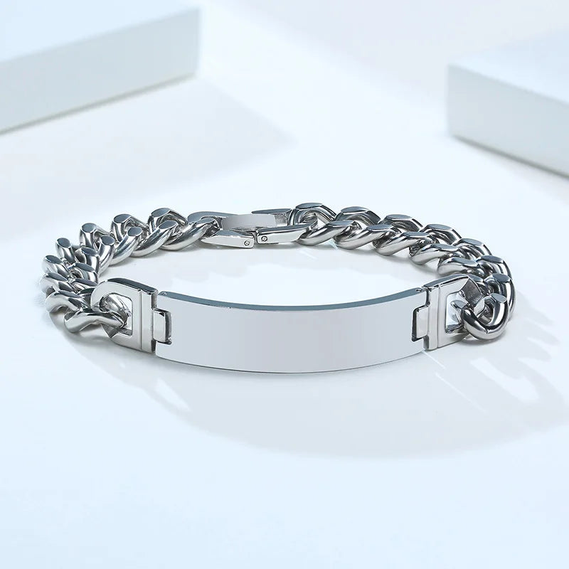 Bracciale in acciaio inossidabile personalizzabile con scritta. Due colori, per uomo e donna.